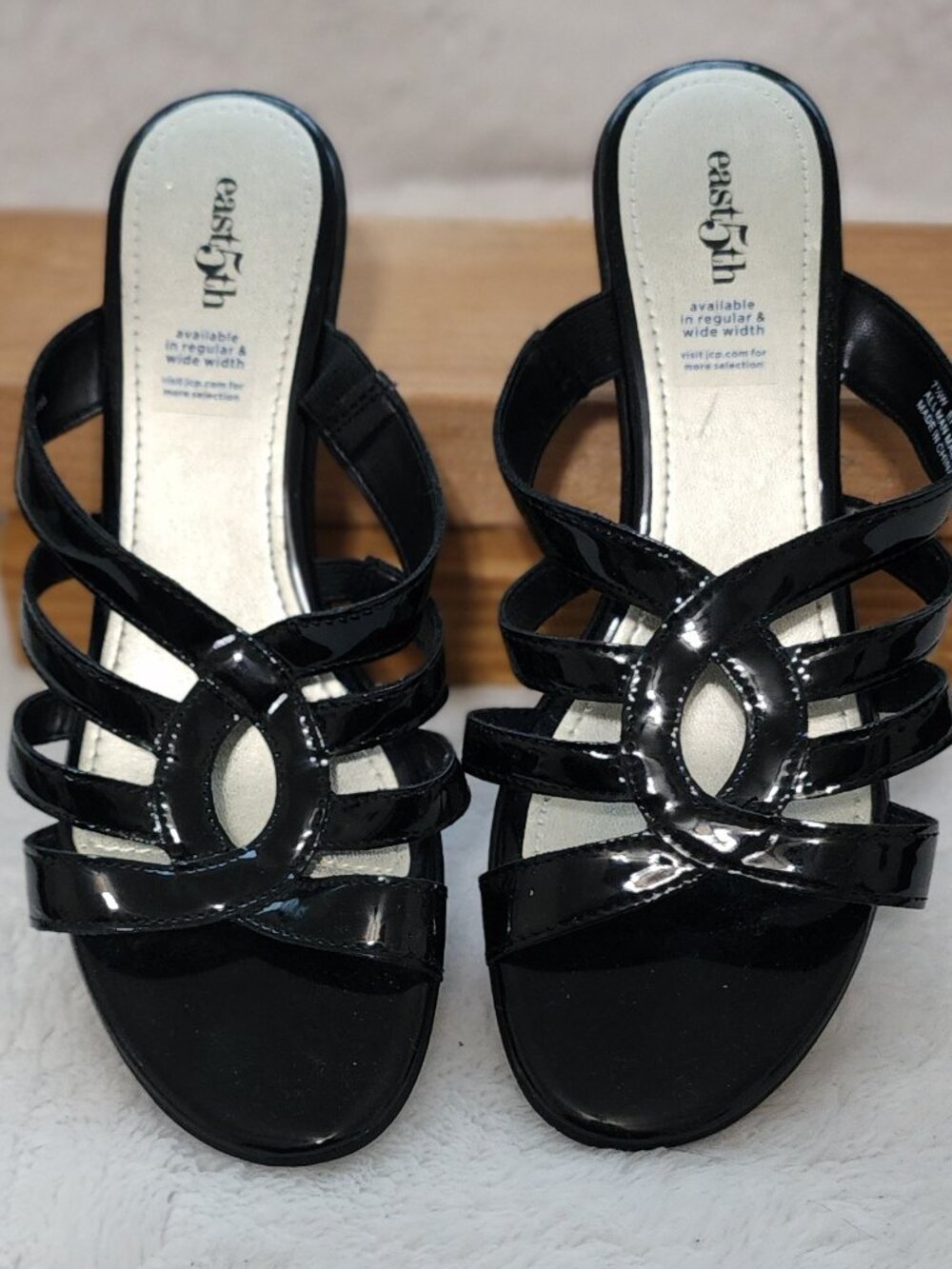 5th Avenue, Ladies slip on sandal, size 7.5w
